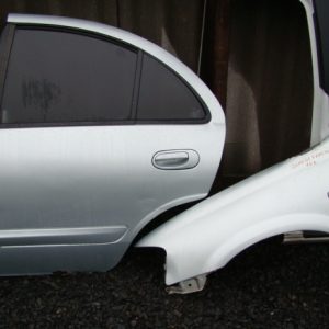 Nissan Almera Ниссан двери крылья